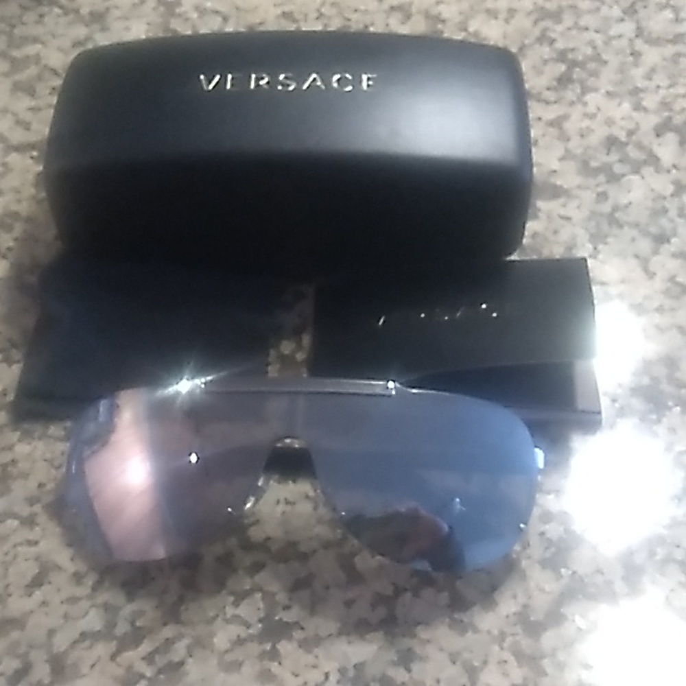 Versace 2140 sunglasses with case,warranty card
